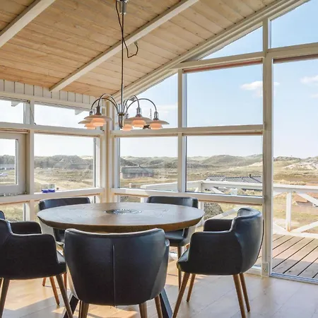 Four-bedroom In Semesterbostad