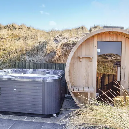 Four-bedroom In Semesterbostad *